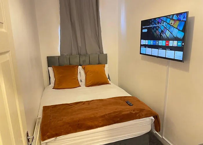 Hometel Digs Nice Comfy Home Sleeps 12